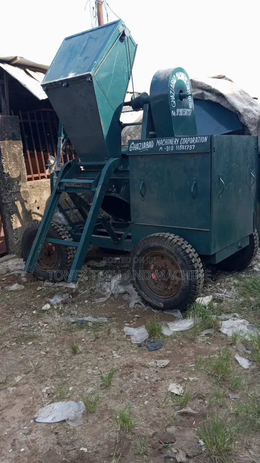 Safe Loading Concrete Mixer With Hoist