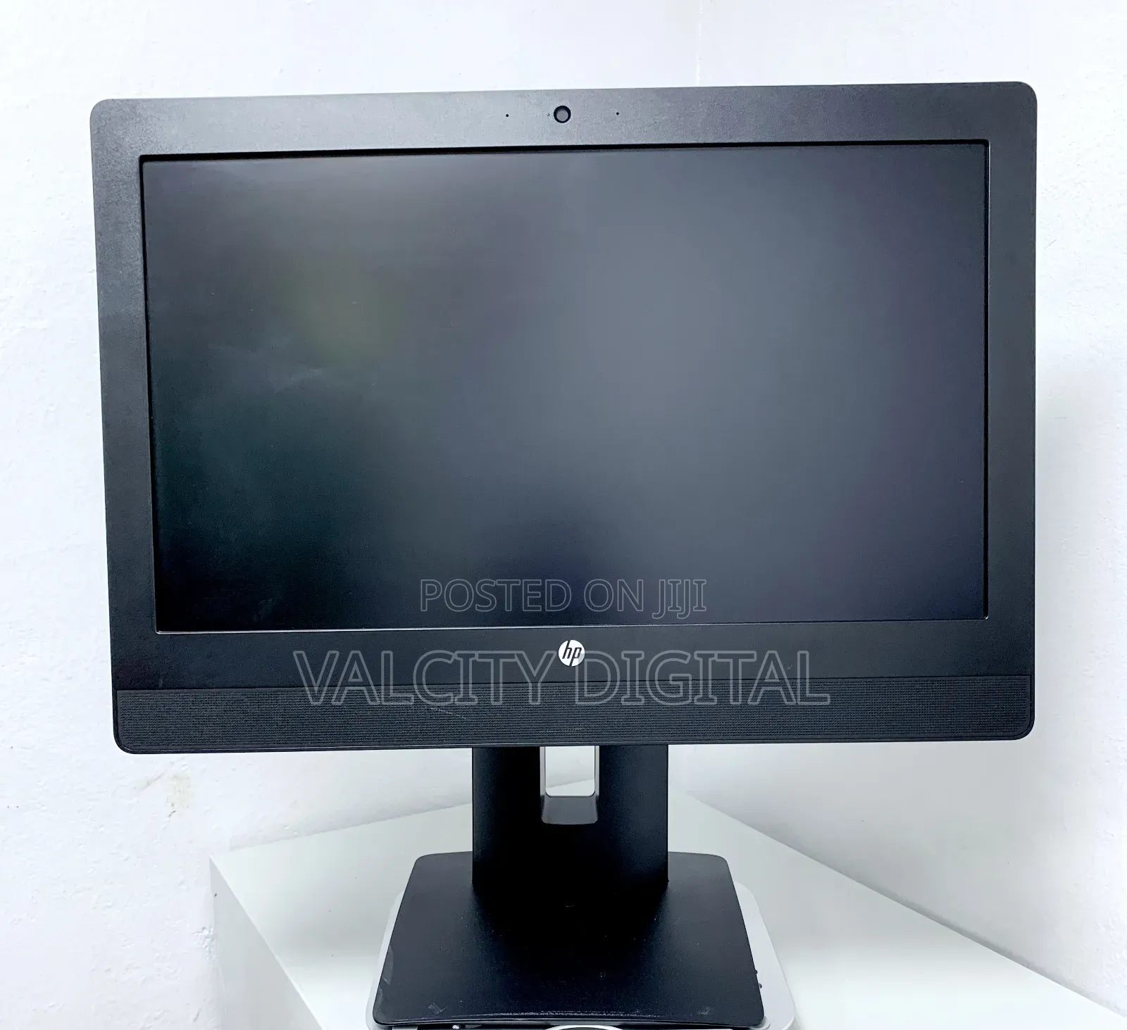 New Desktop Computer HP ProOne 600 G3 8GB Intel Core i5 SSD 256GB