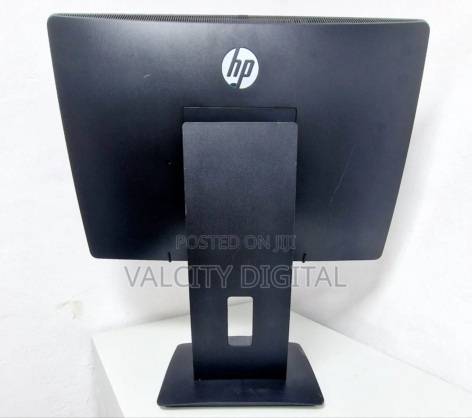 New Desktop Computer HP ProOne 600 G3 8GB Intel Core i5 SSD 256GB