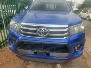 Toyota Hilux 2018 Blue