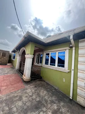 3bdrm Bungalow in Olodo Garage, Iwo Road for rent