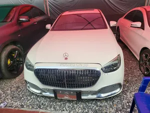 Photo - Mercedes-Benz E300 2017 White