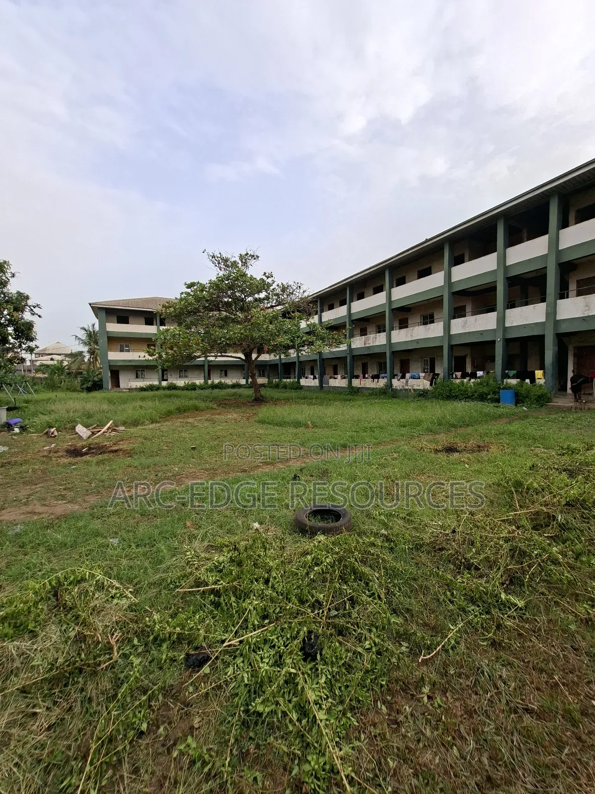 School With 36classroom on 31⁄2plot With GVMT Approvals