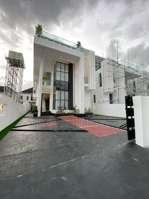 Furnished 5bdrm Mansion in Private Estate Lekki for sale