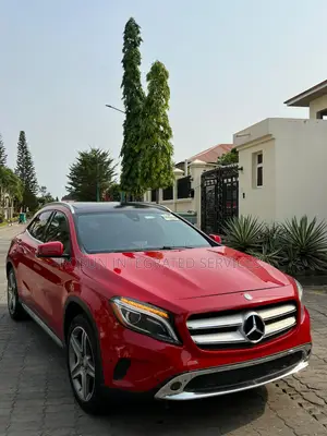 Mercedes-Benz GLA 250 2015 Red
