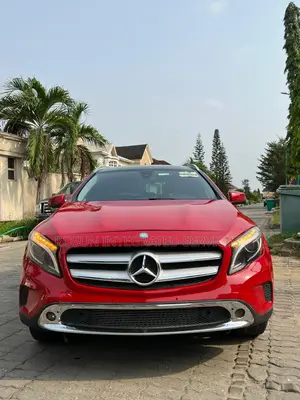 Mercedes-Benz GLA 250 2015 Red