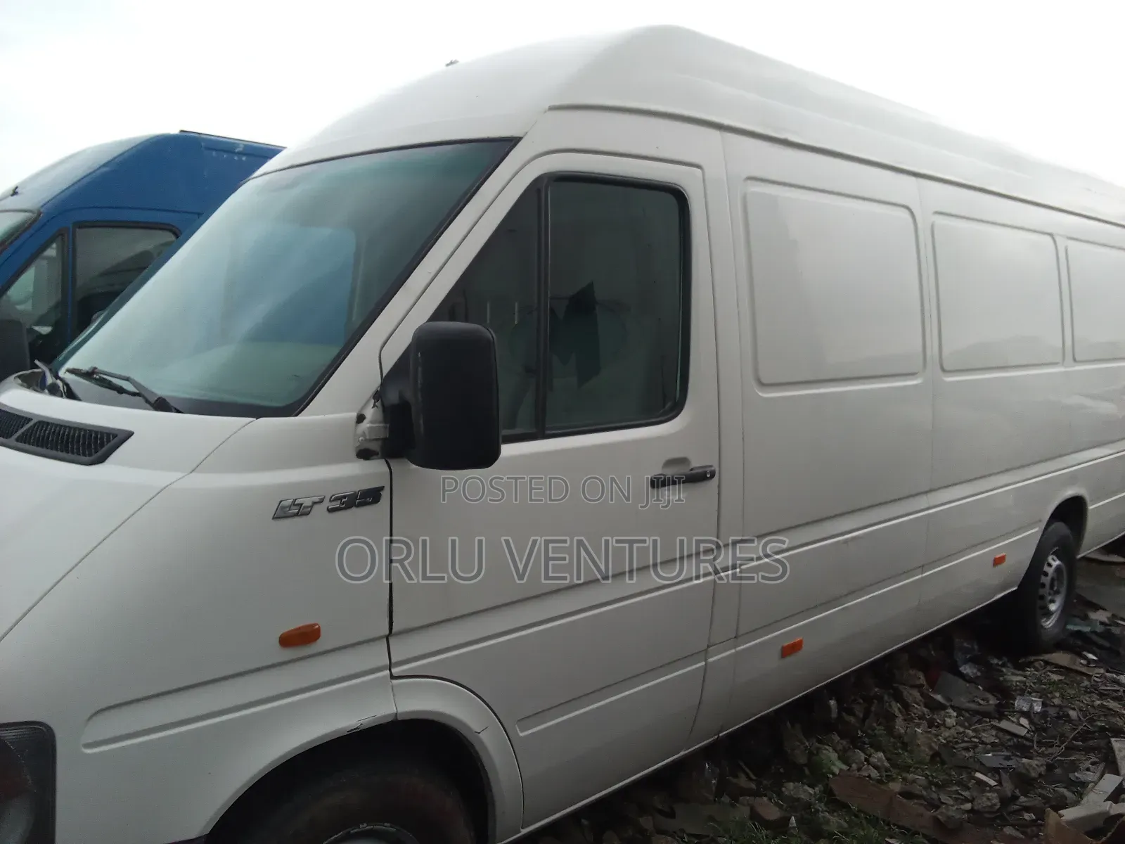Volkswagen LT 2000 White