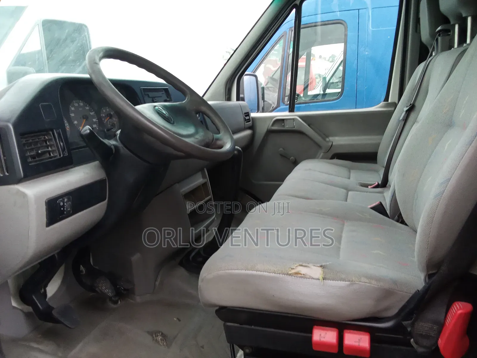 Volkswagen LT 2000 White