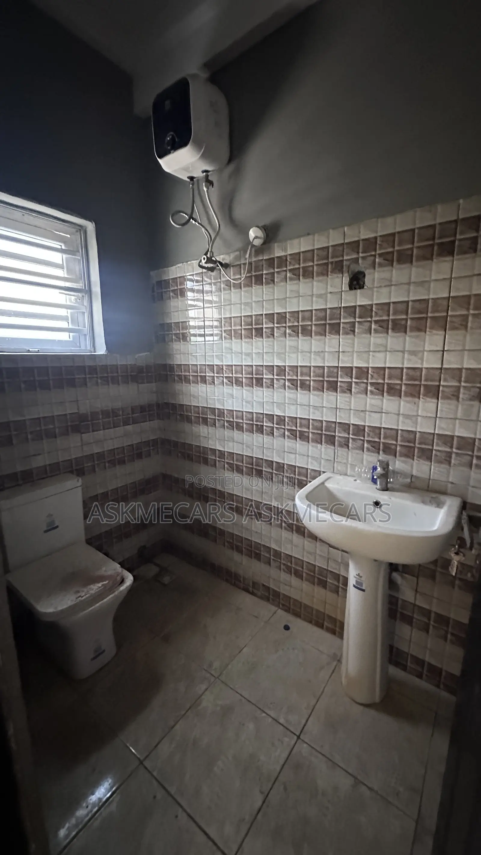 3bdrm Room & Parlour in Pwan, Ajah for rent