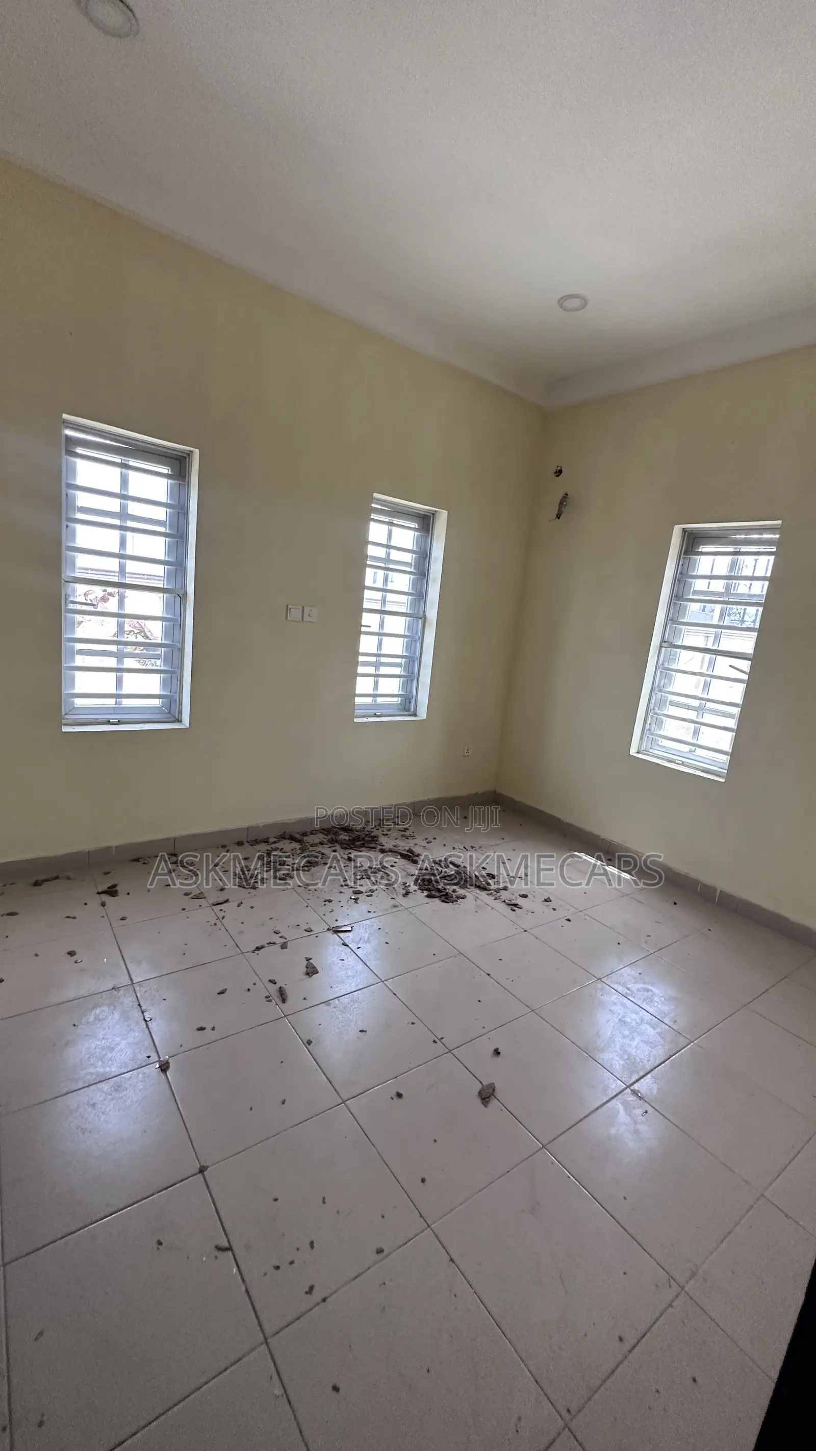 3bdrm Room & Parlour in Pwan, Ajah for rent