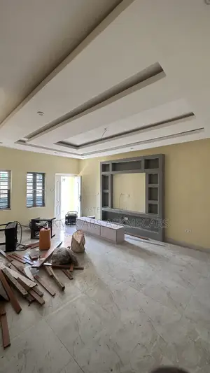 3bdrm Room & Parlour in Pwan, Ajah for rent