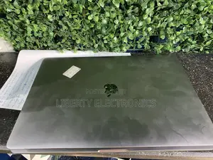 Laptop Apple MacBook Pro 2017 16GB Intel Core I7 SSD 512GB