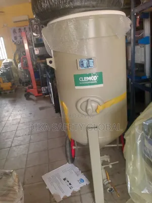 Clemco Sandblasting Machine With Complete Accessories