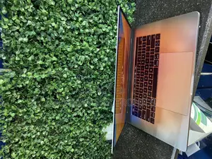 Laptop Apple MacBook Pro 2017 16GB Intel Core I7 SSD 512GB