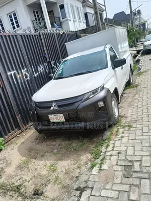 Toyota Hilux 2018 White