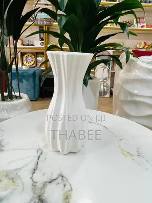 Table Top Decorative Empty Vase Plastic