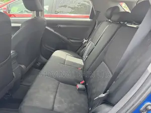 Toyota Matrix Hatchback FWD (1.8L 4cyl 5M) 2009 Blue