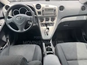 Toyota Matrix Hatchback FWD (1.8L 4cyl 5M) 2009 Blue