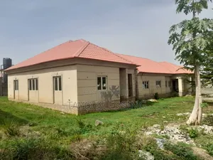 4bdrm Bungalow in Kiami for sale
