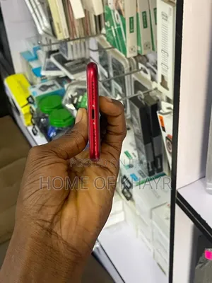 Apple iPhone XR 64 GB Red
