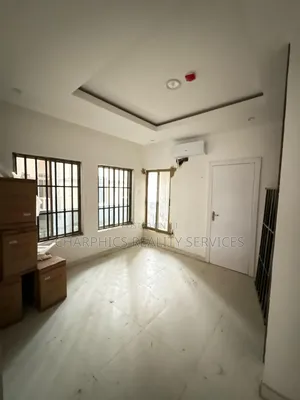 3bdrm Apartment in Victoria Island for rent
