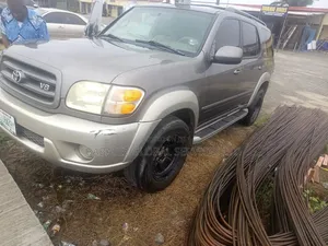 Photo - Toyota Sequoia 2006 Gray