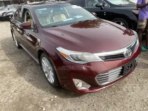 Toyota Avalon Limited Sedan FWD (3.5L 6cyl 6A) 2013 Red