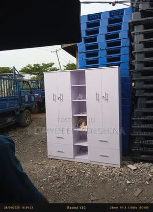 Photo - 5ft by 6ftt Wardrobe