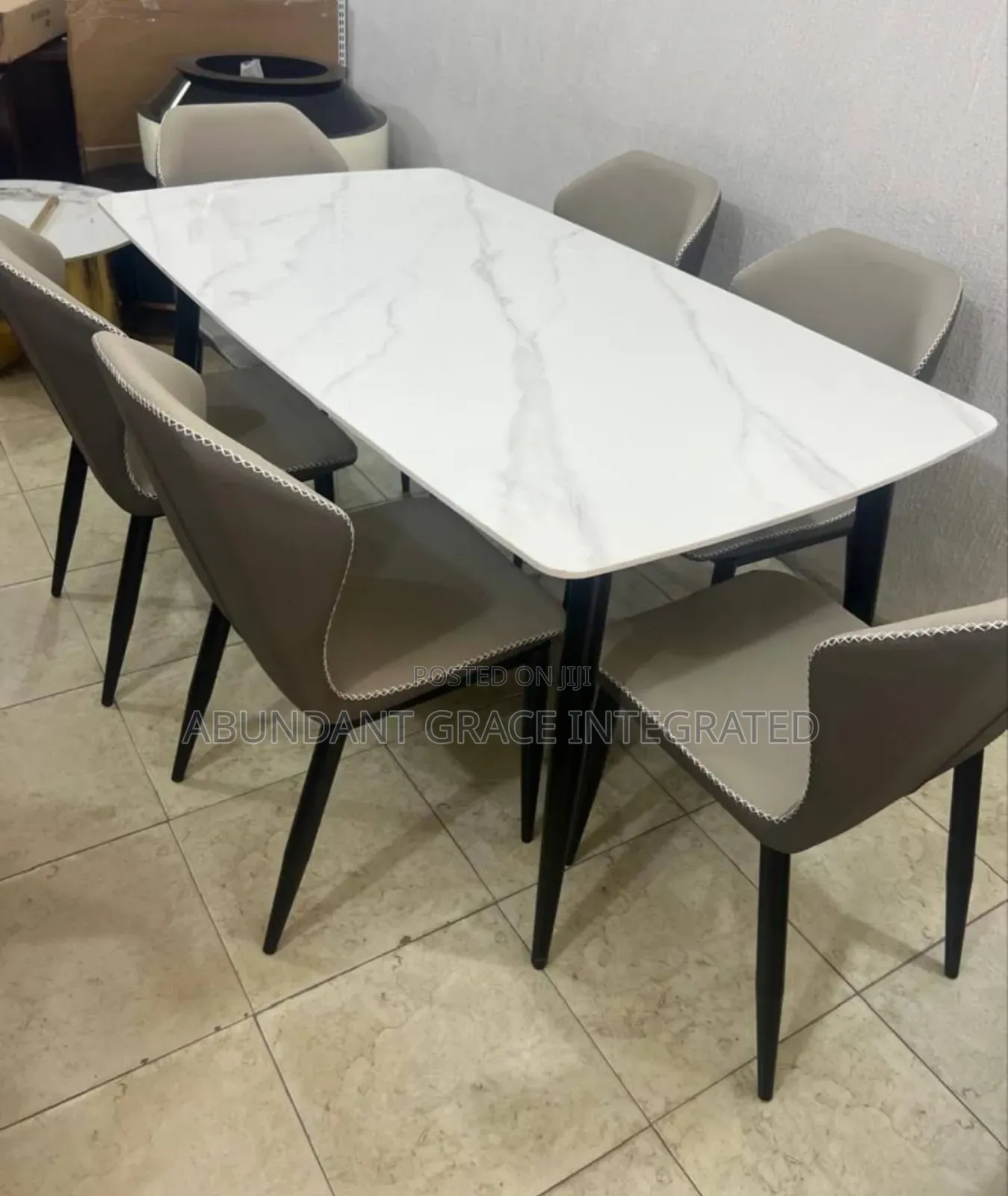 Grand Dinning Room Set.