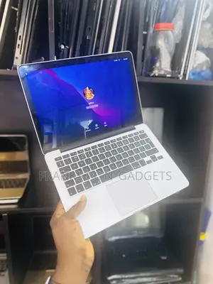 Laptop Apple MacBook Pro 2015 8GB Intel Core I5 SSD 256GB