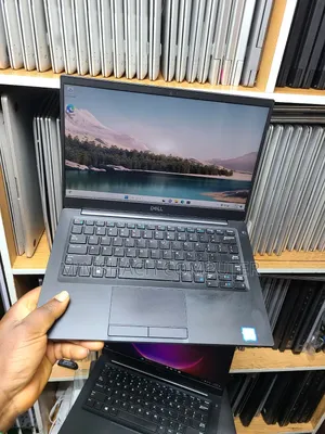 Photo - Laptop Dell Latitude 7390 16GB Intel Core I5 SSD 256GB