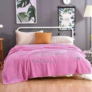 High Quality Blanket
200x240cm
6ft by 6ft Bed