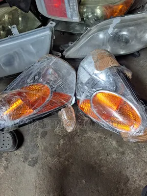 Headlamp Toyota Rav4 2005 Model