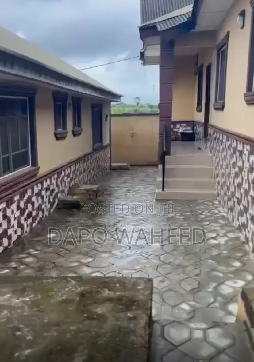 2bdrm Block of Flats in Obafemi-Owode for sale