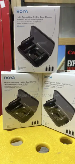 Photo - Boya Boyalink 2-Person All-in-One Wireless Microphone System