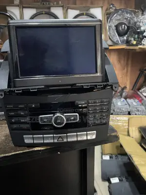 Mercedes Benz Screens and Radio W204/W212/Cla/Gle