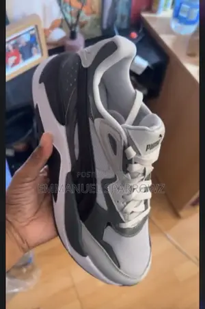 Puma Sneakers