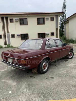 Mercedes-Benz 200 TE 1986 Burgundy