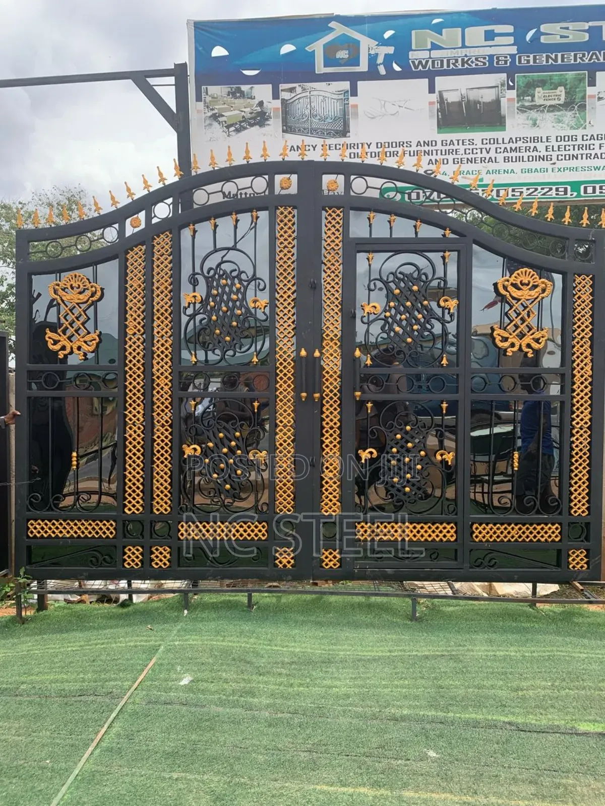 Black Luxury Gate
