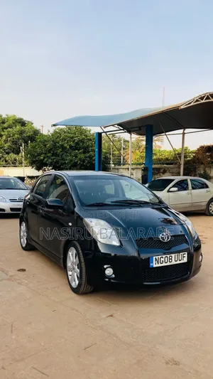 Toyota Yaris Base Hatchback 5dr 2010 Black