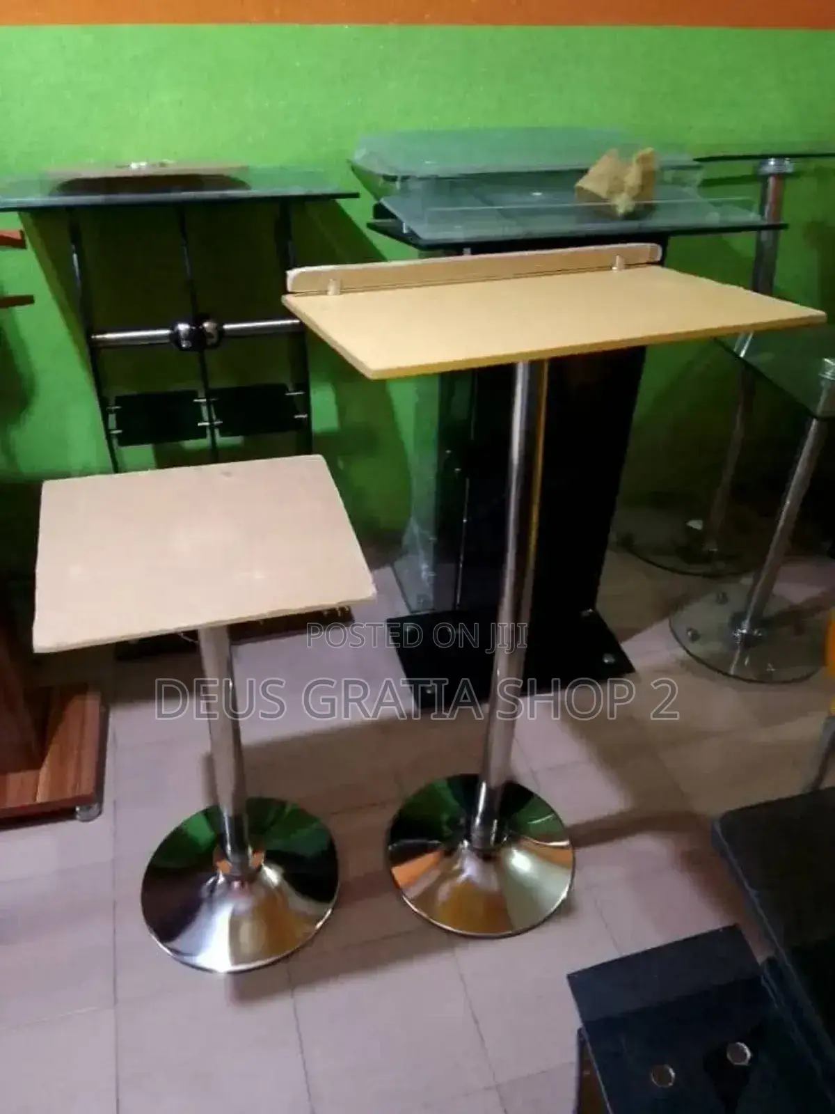 Acrylic Single Pole Pulpit With Side Stool
