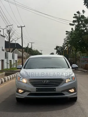 Hyundai Sonata SE 4dr Sedan (2.4L 4cyl 6A) 2015 Gray