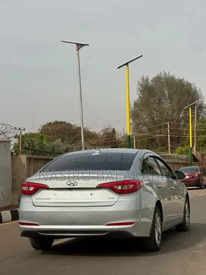 Hyundai Sonata SE 4dr Sedan (2.4L 4cyl 6A) 2015 Gray