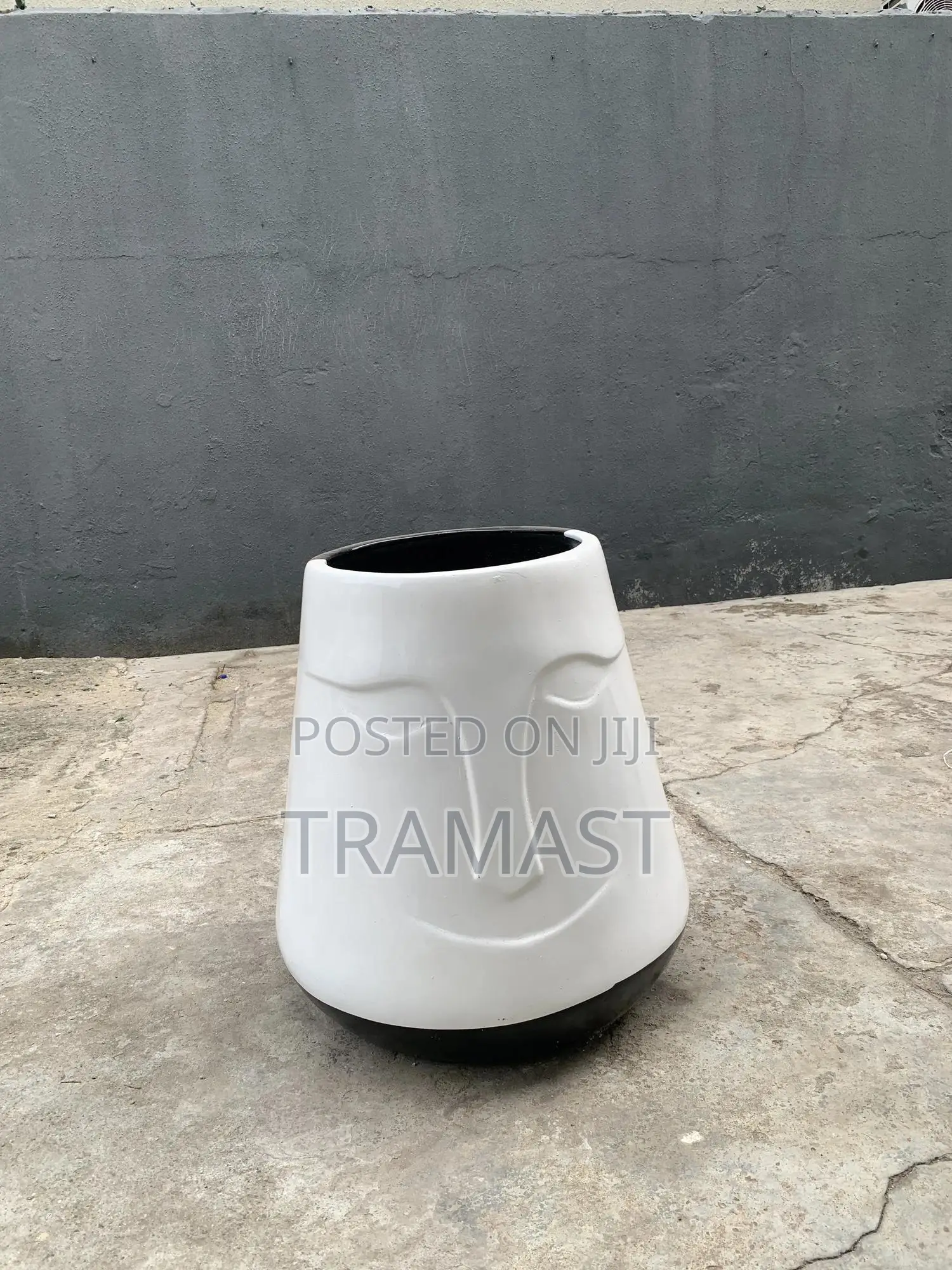 White And Black Face Deluxe Vase