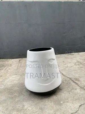 White And Black Face Deluxe Vase