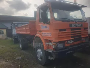Tokunbo Scania 6 Tyres Wit Auxiliary