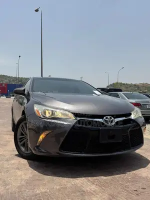 Toyota Camry SE 4dr Sedan (2.5L 4cyl 6A) 2015 Gray
