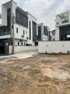 4bdrm House in Off Awolowo Way, Ikeja for sale