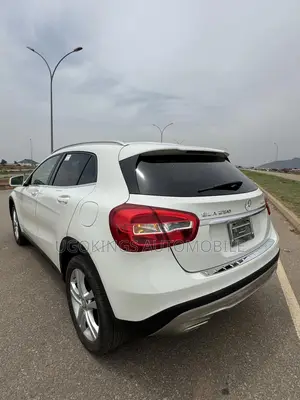 Mercedes-Benz GLA 250 2016 White