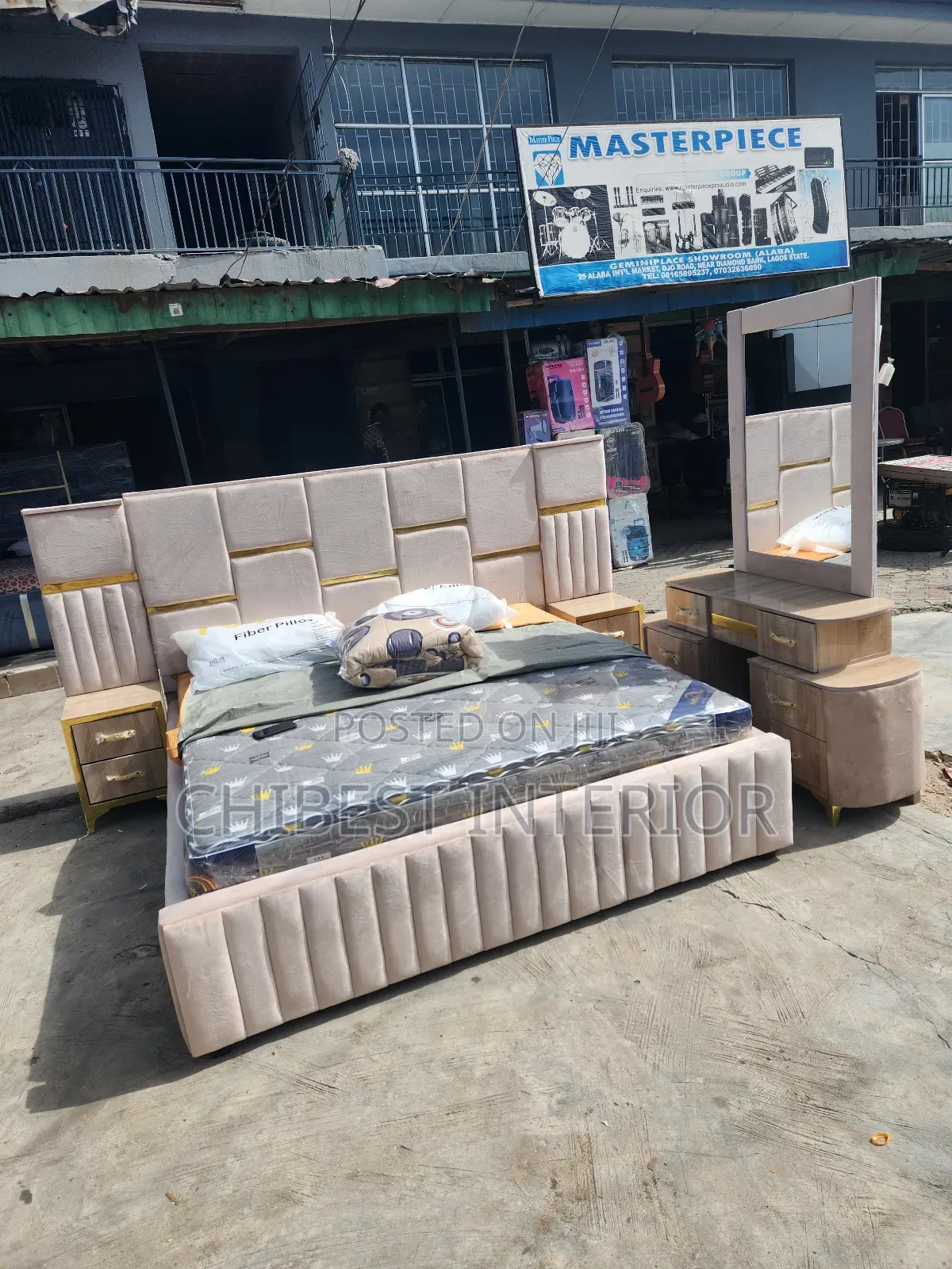 Structured Padded 6by6 Bed Stand With Other Unique Accessory